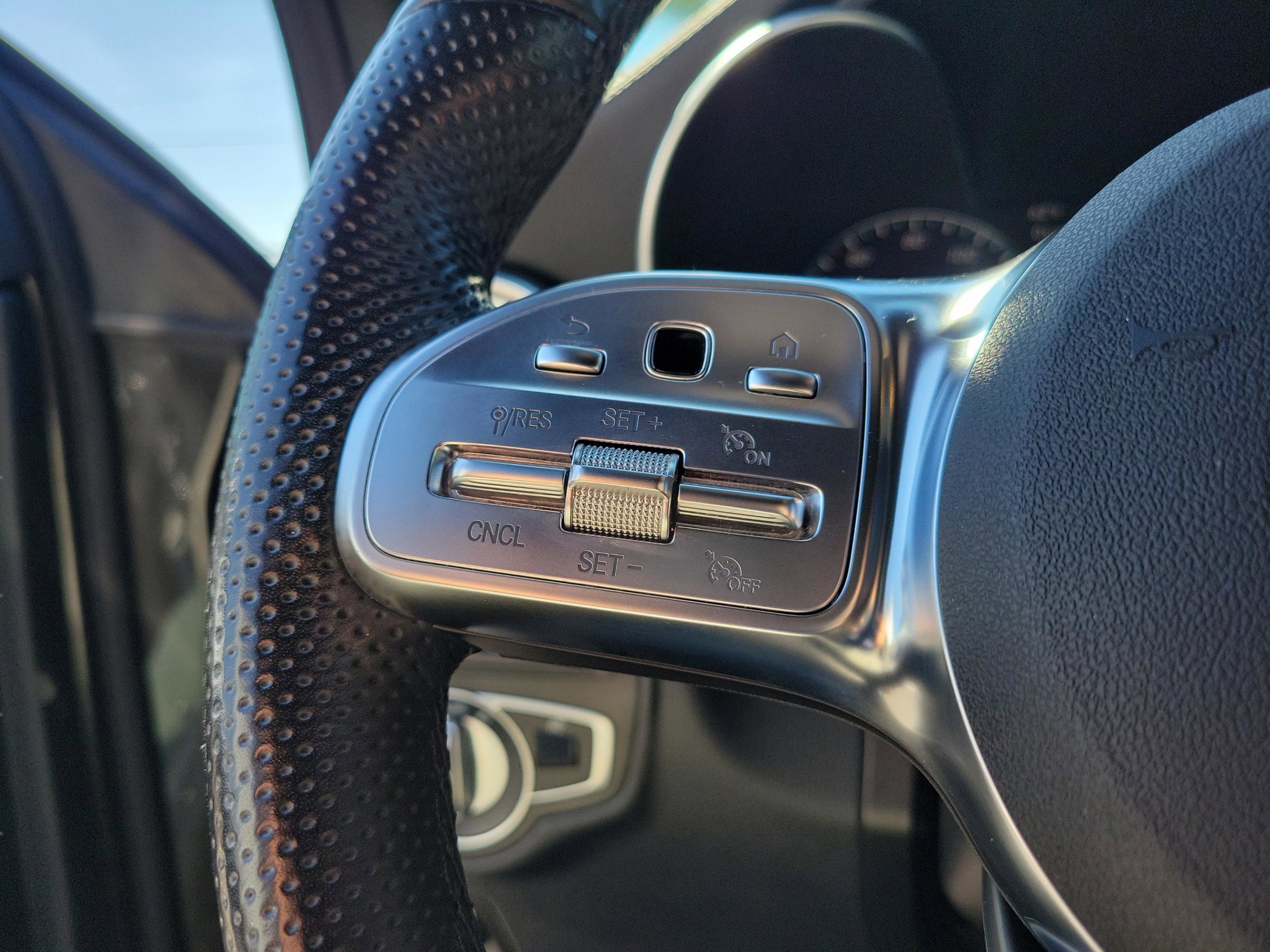 Used 2022 Mercedes-Benz GLC 300 image 24