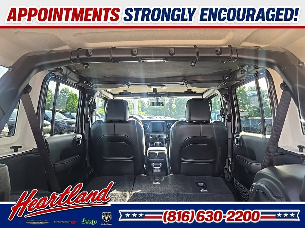 Used 2018 Jeep Wrangler Unlimited Sahara AWD/4WD image 96