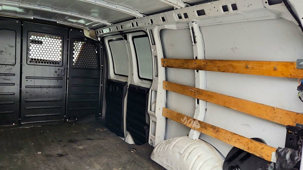 Used 2020 Chevrolet Express 2500 w/ Driver Convenience Package RWD image 20