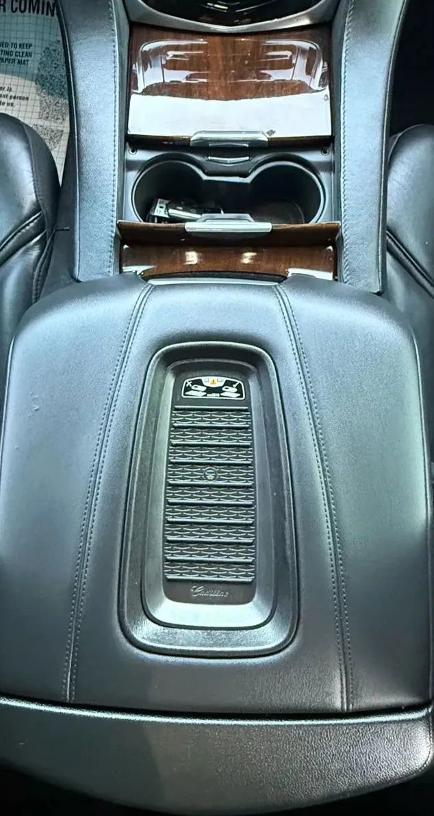 Used 2018 Cadillac Escalade Luxury image 13