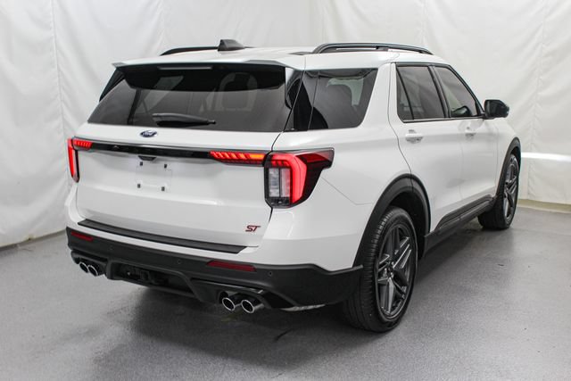 Used 2025 Ford Explorer ST AWD/4WD image 8