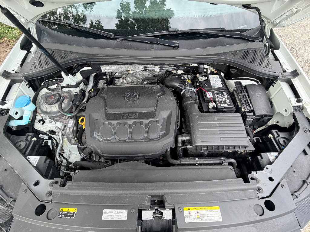Used 2022 Volkswagen Tiguan SE w/ Panoramic Sunroof Package FWD image 28