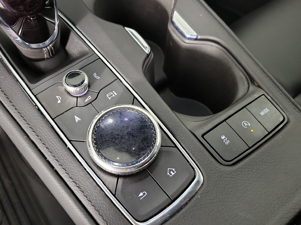 Used 2024 Cadillac XT4 Sport w/ Technology Package FWD image 31