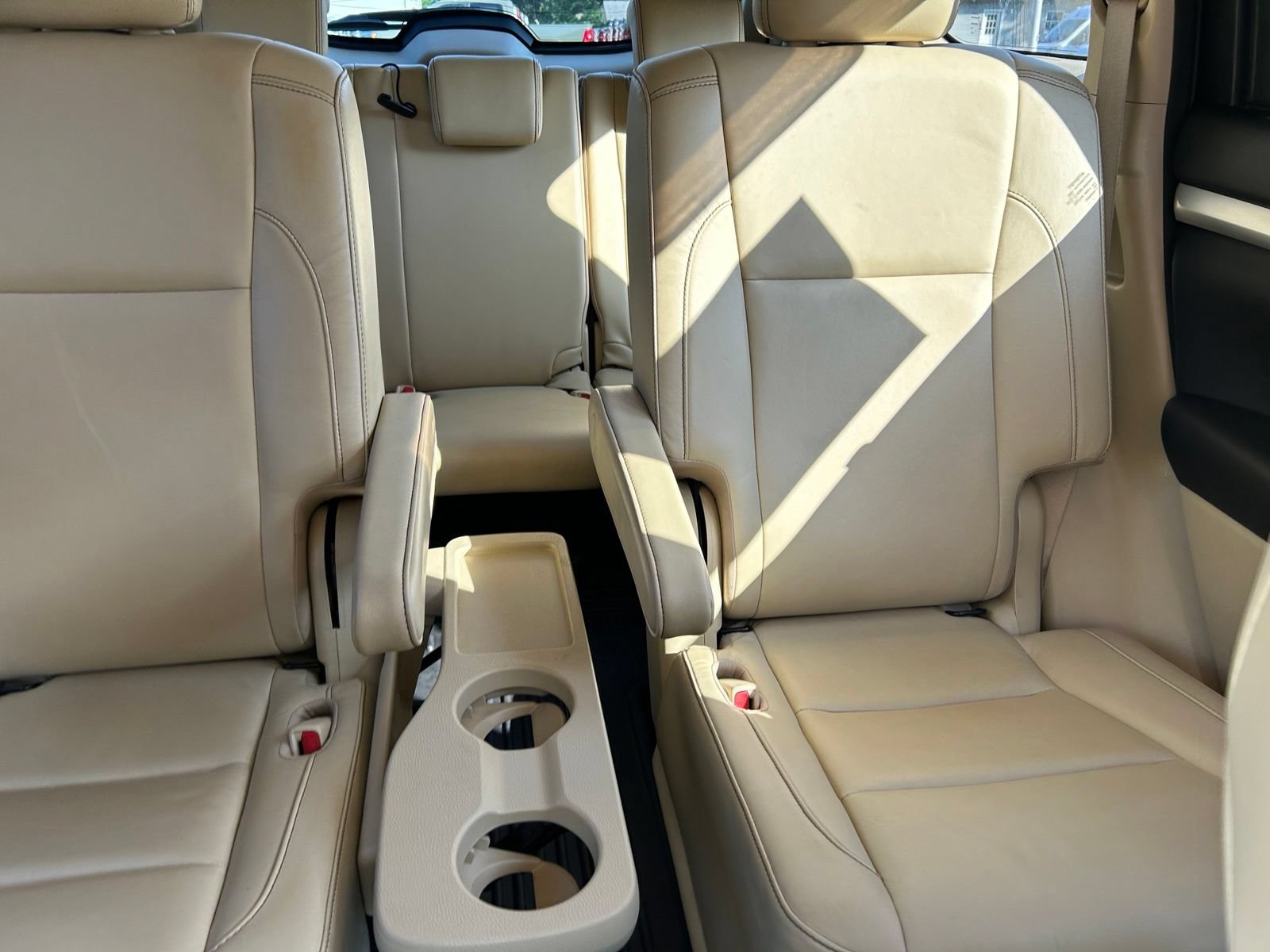 Used 2018 Toyota Highlander XLE AWD/4WD image 23