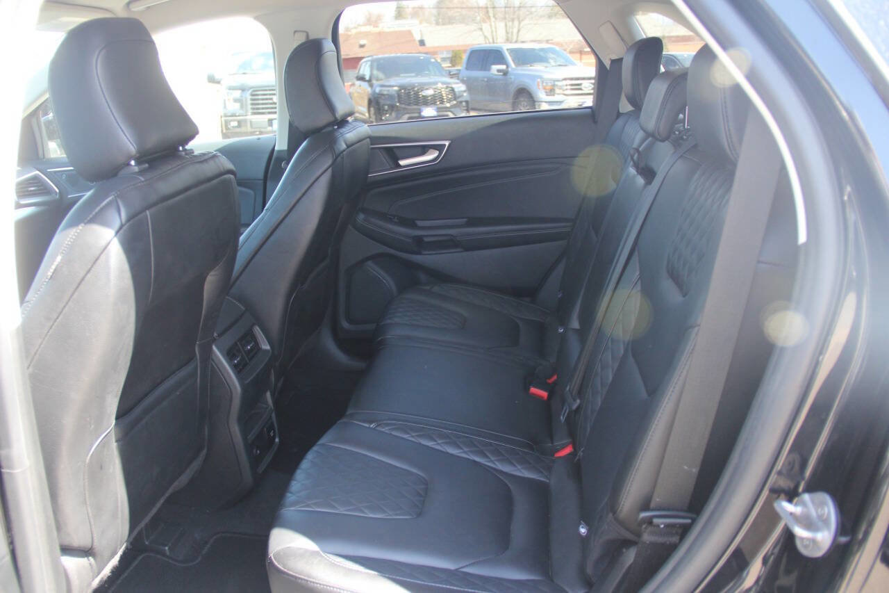 Certified 2024 Ford Edge Titanium AWD/4WD image 12