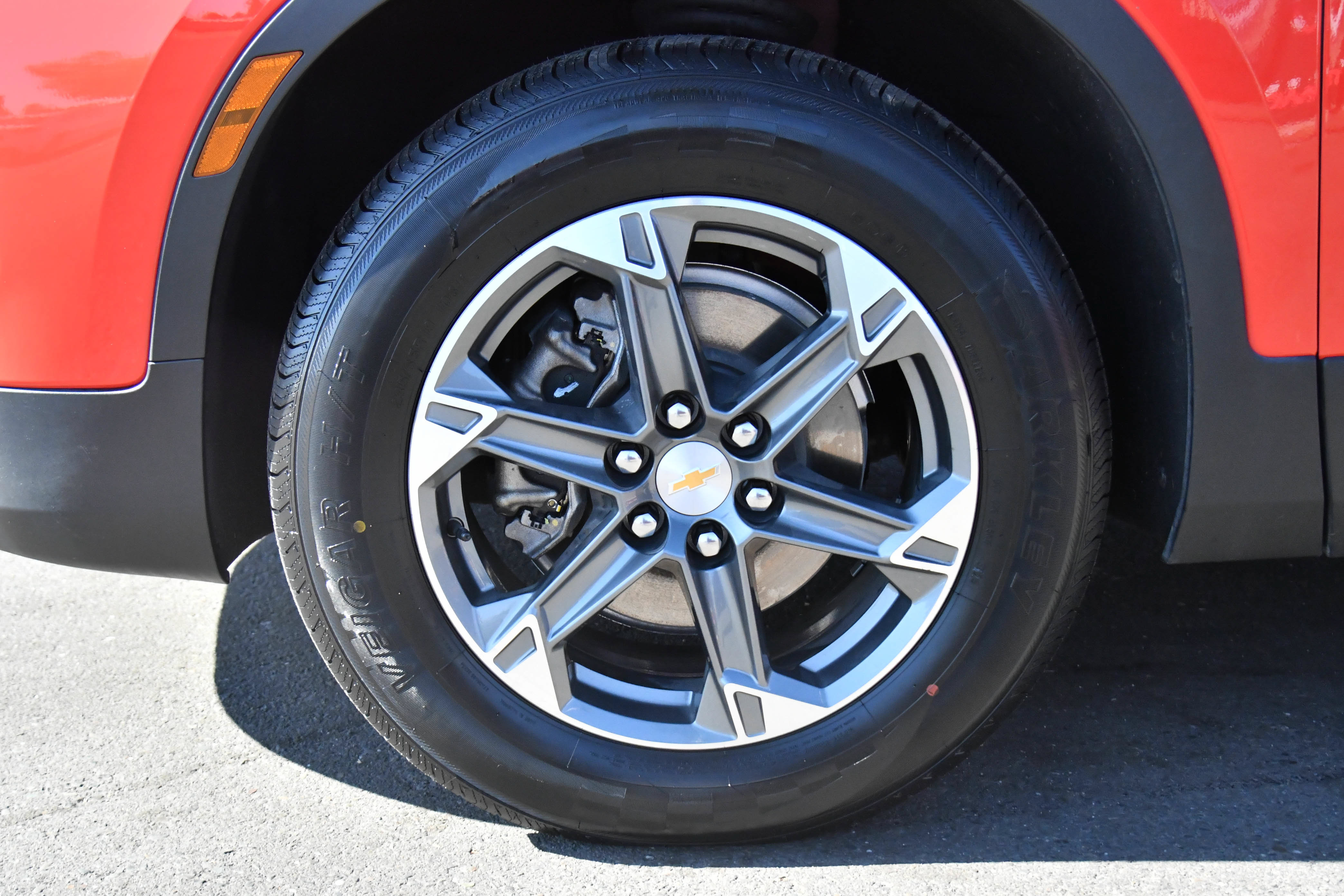 Used 2025 Chevrolet Blazer LT FWD image 12