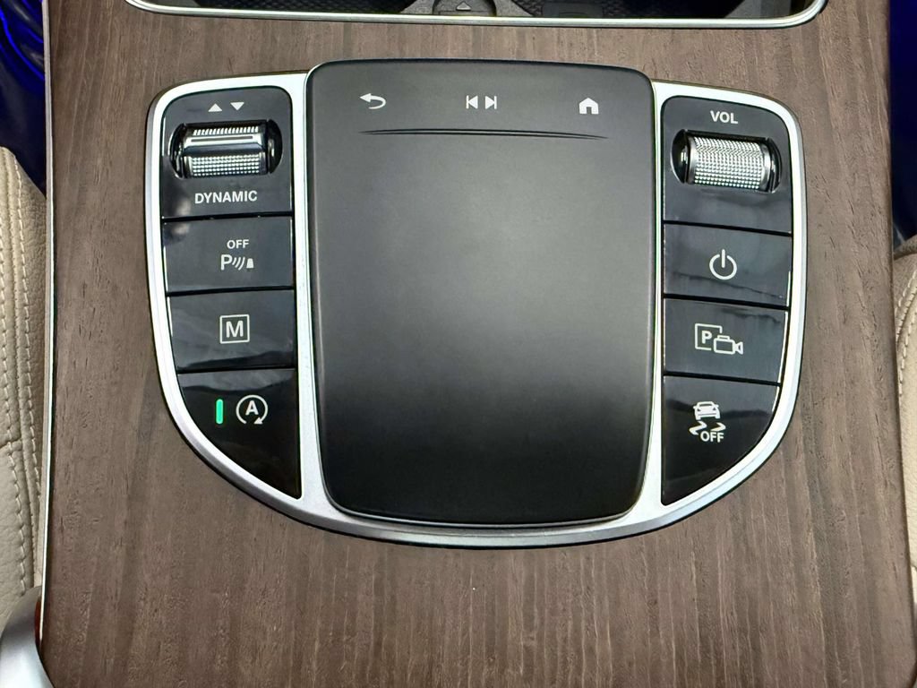 Used 2021 Mercedes-Benz GLC 300 4MATIC image 23