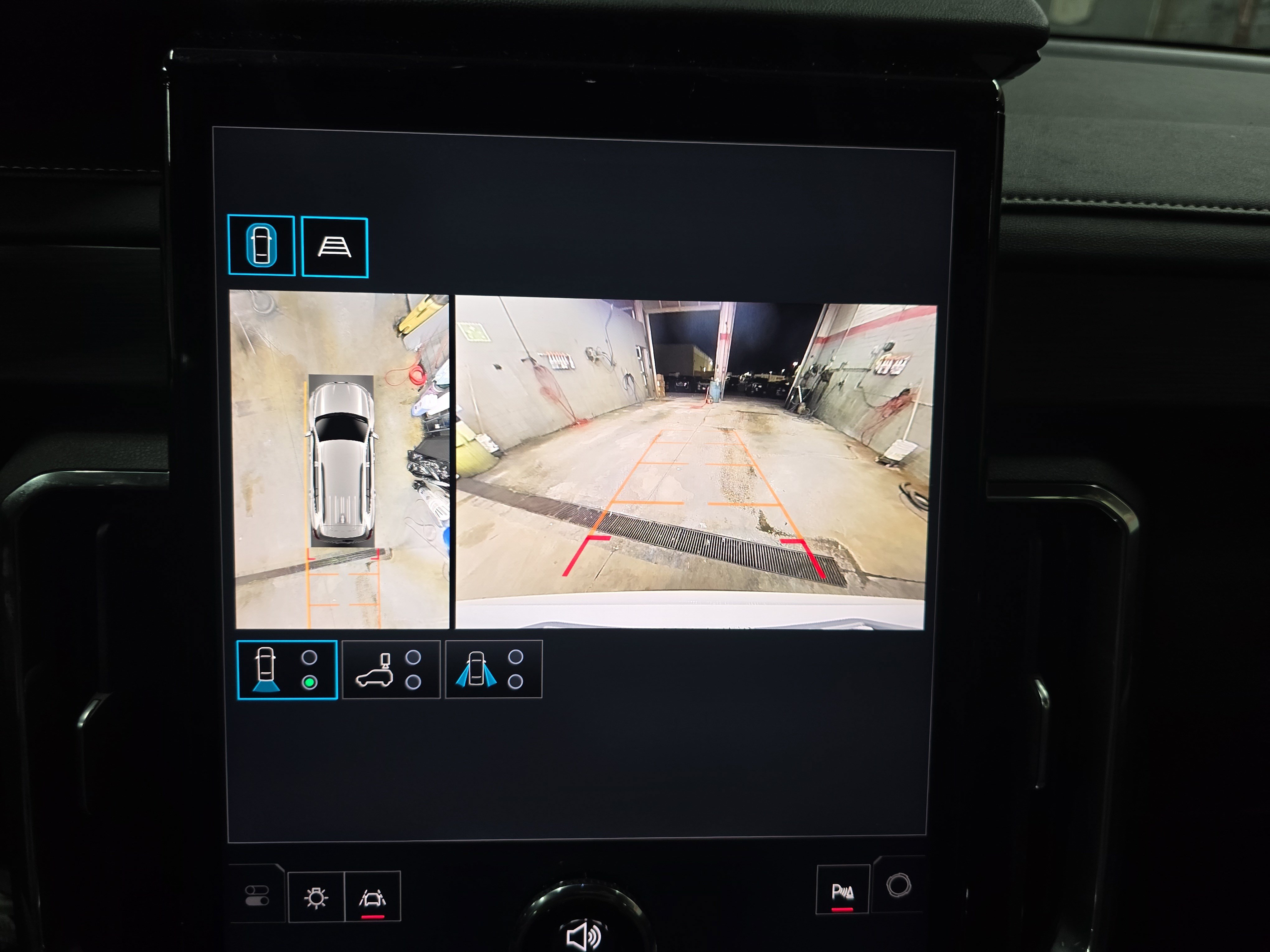 Used 2024 GMC Acadia Elevation FWD image 24