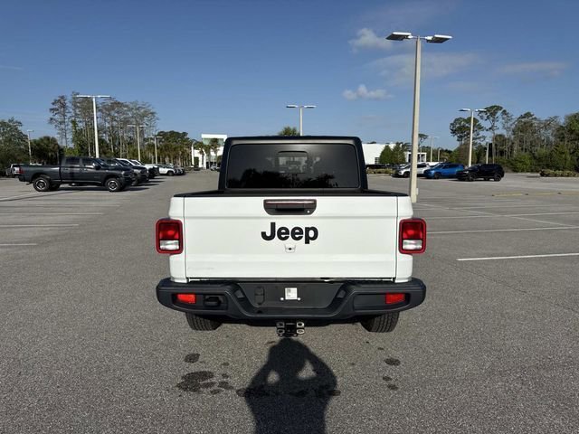 Used 2022 Jeep Gladiator Sport image 4