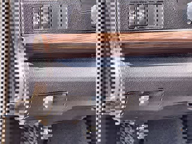 Used 2017 Toyota Camry XLE image 29