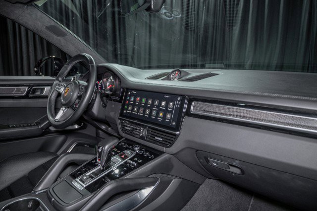 Used 2022 Porsche Cayenne Turbo image 13