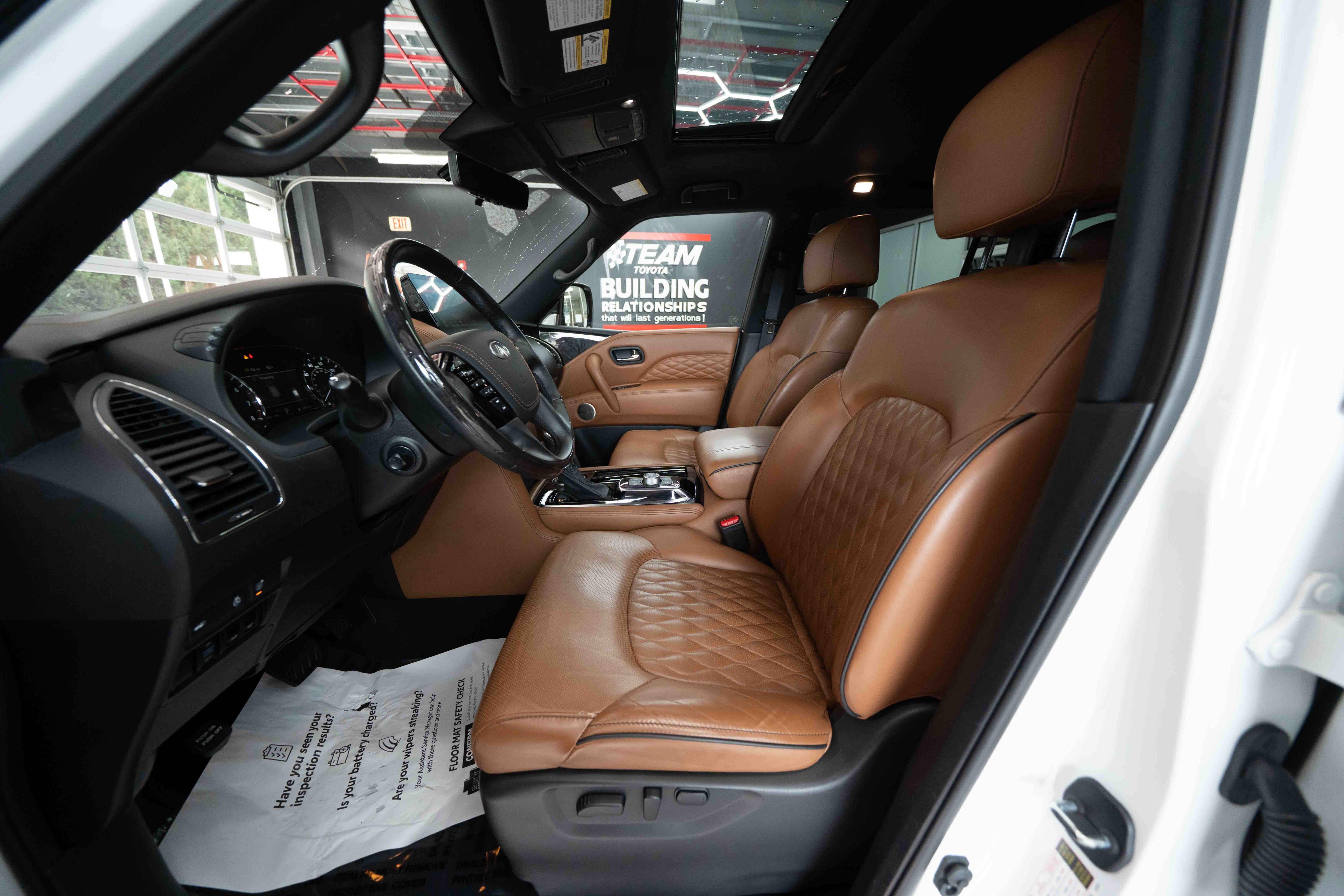 Used 2022 INFINITI QX80 Sensory w/ All-Season Package AWD/4WD image 9