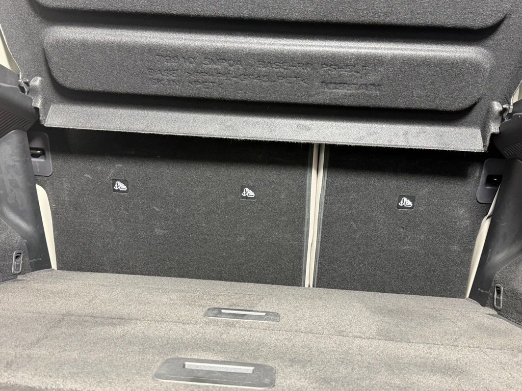 Used 2023 Nissan Ariya AWD image 29