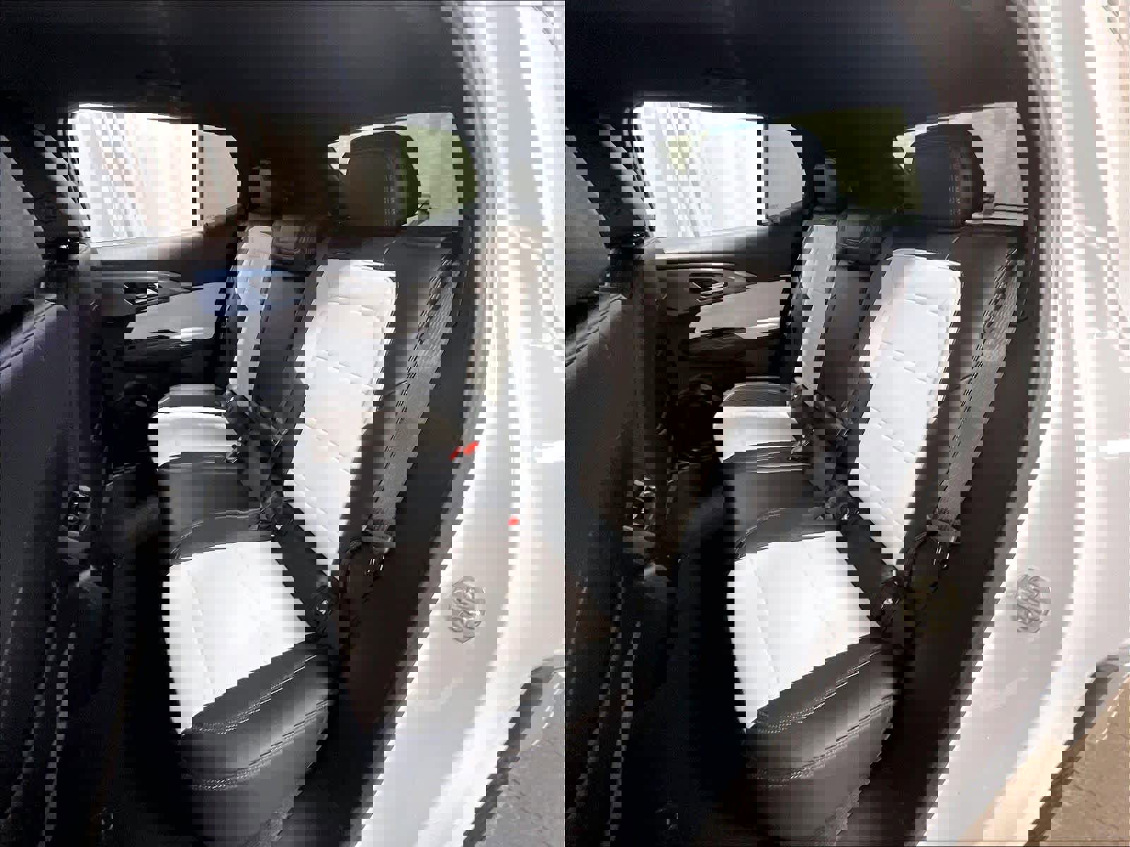 Used 2024 Chevrolet Equinox EV LT image 15