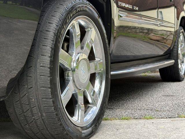 Used 2013 Cadillac Escalade ESV Luxury AWD/4WD image 15
