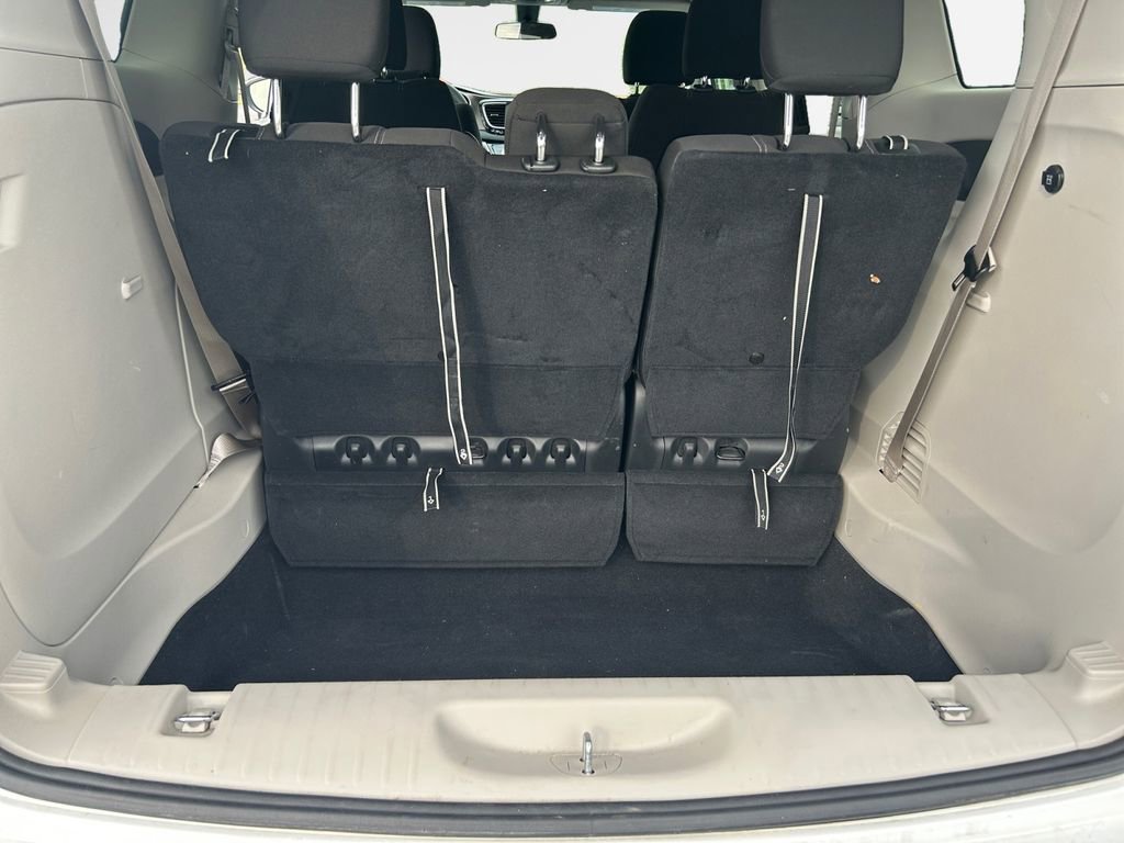 Certified 2022 Chrysler Voyager LX FWD image 27