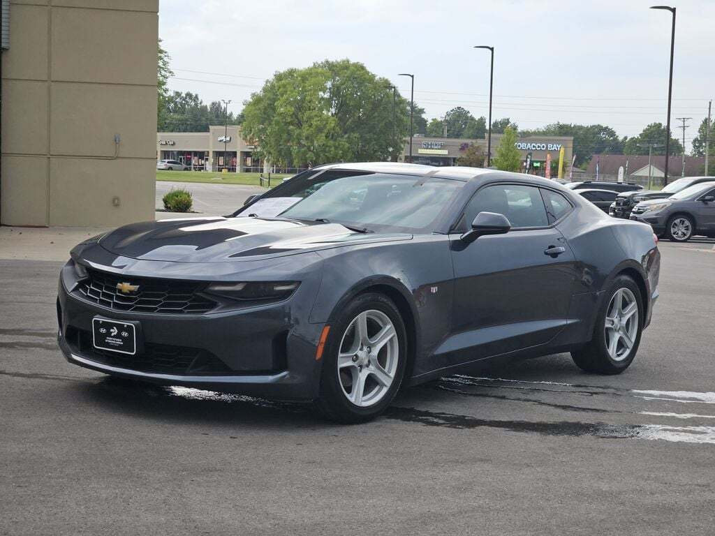 Used 2022 Chevrolet Camaro LT w/ Technology Package RWD image 2
