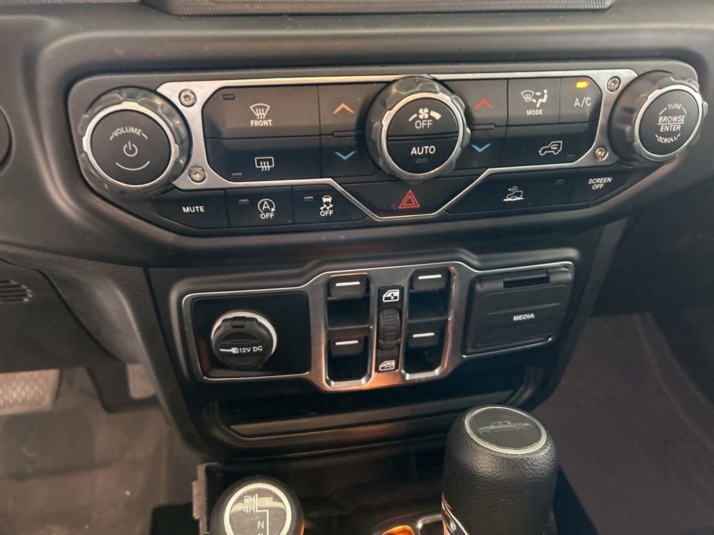 Used 2022 Jeep Gladiator Willys image 45