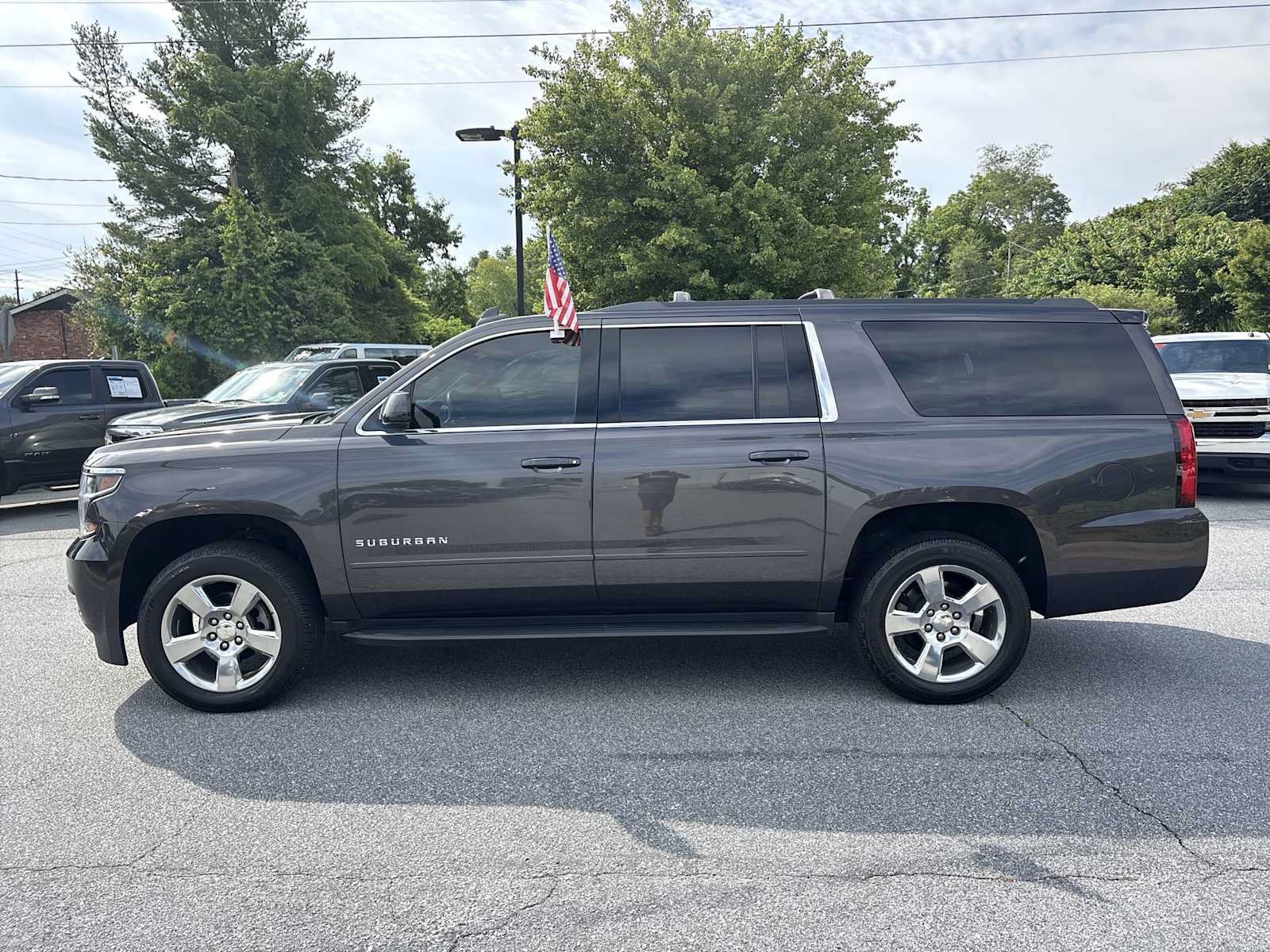 Used 2018 Chevrolet Suburban LS w/ All-Season Package AWD/4WD image 9