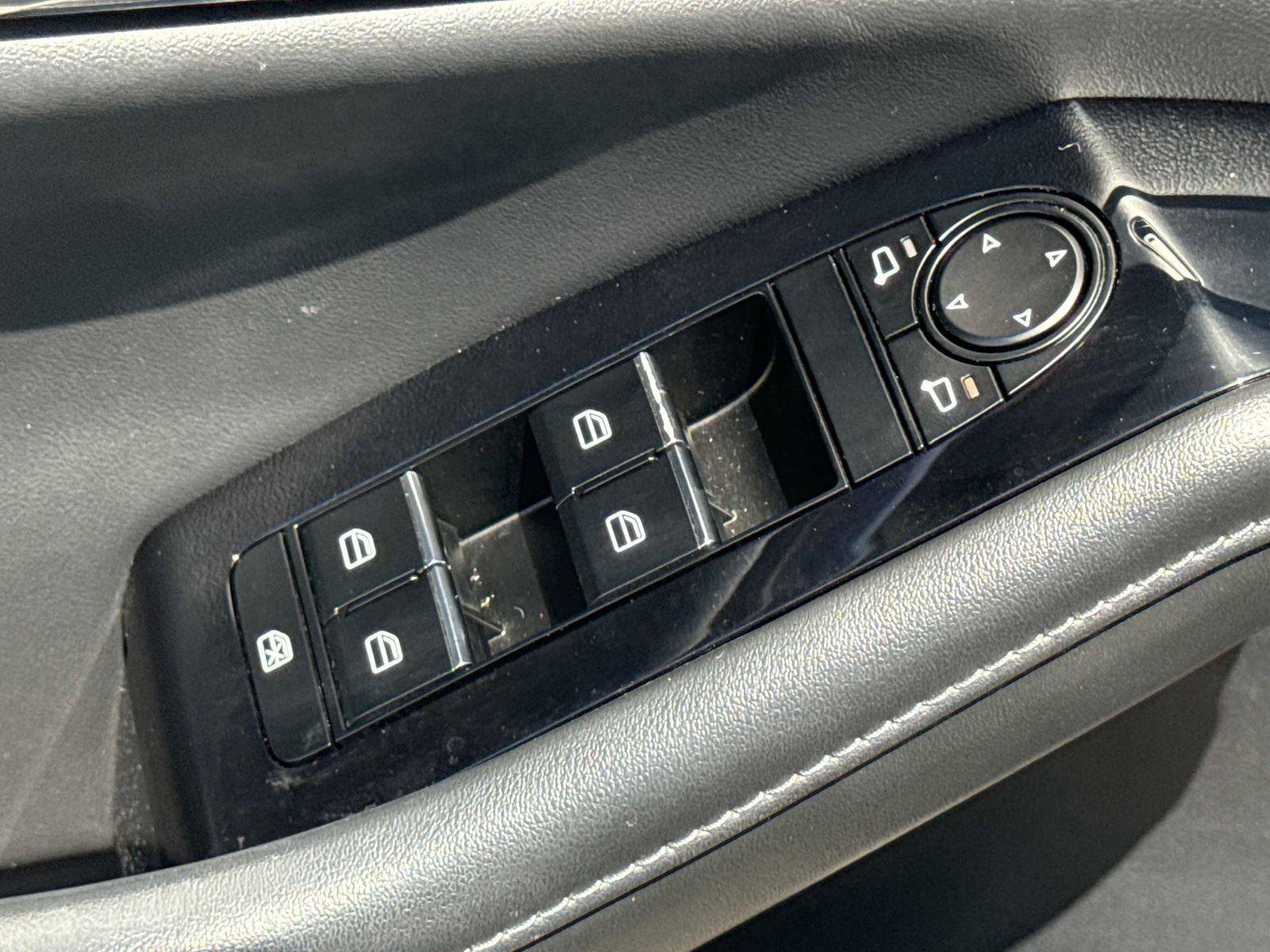 Certified 2024 MAZDA CX-30 AWD 2.5 S w/ Preferred Package image 17