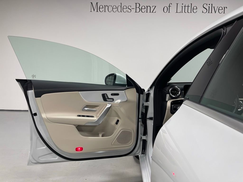 Certified 2022 Mercedes-Benz CLA 250 4MATIC image 17