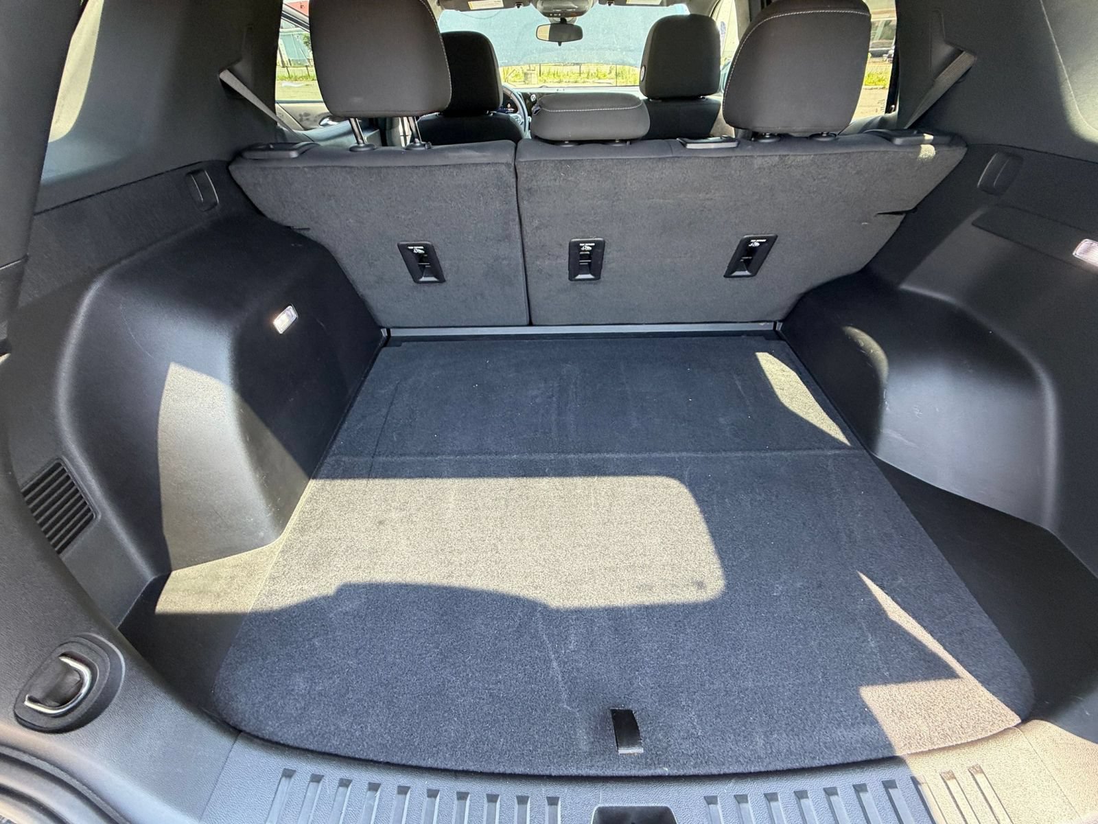 Used 2025 Chevrolet Equinox LT FWD image 32
