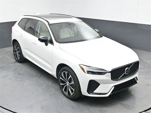 Used 2024 Volvo XC60 B5 Plus image 13