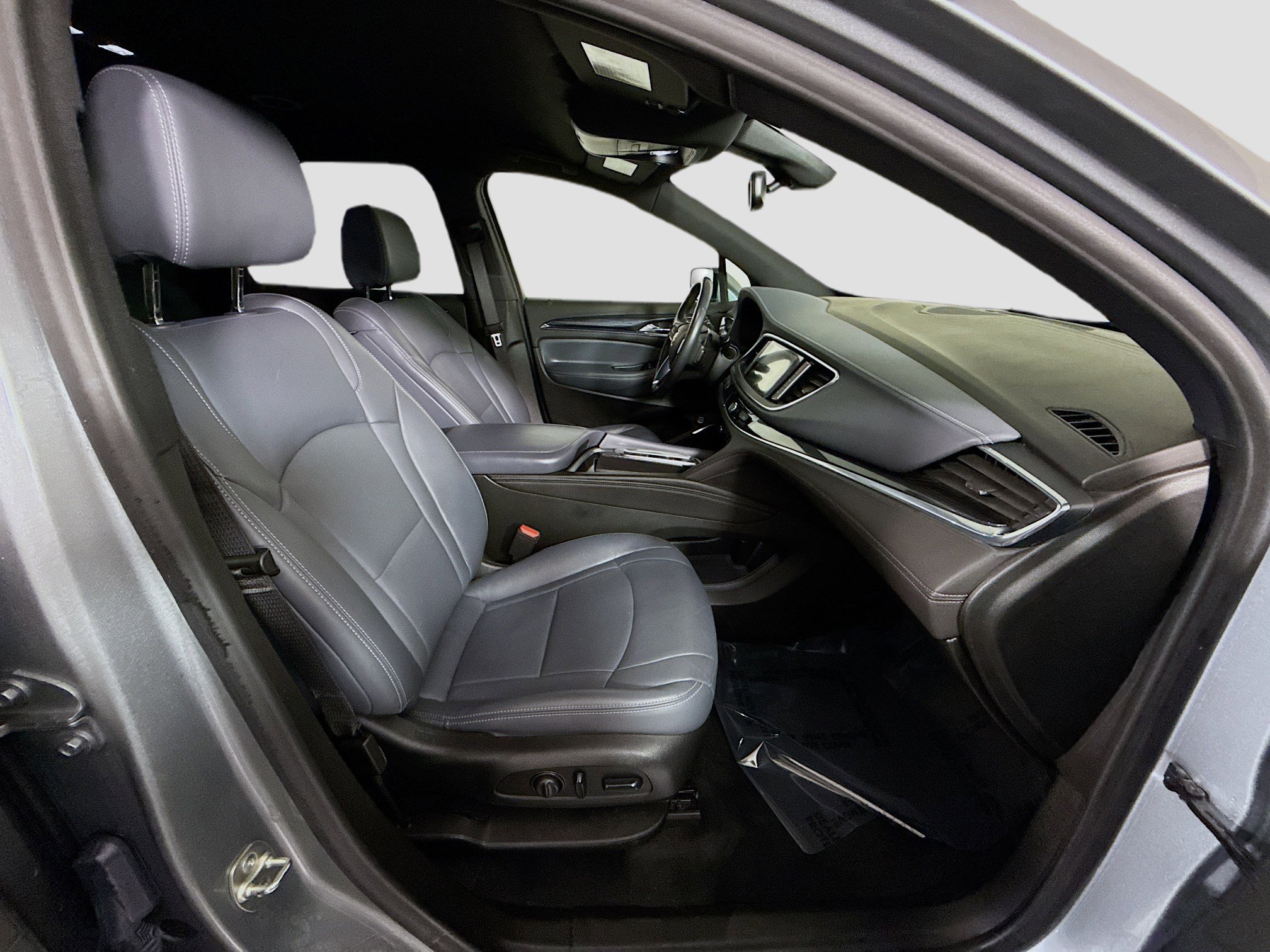 Used 2024 Buick Enclave Essence FWD image 29