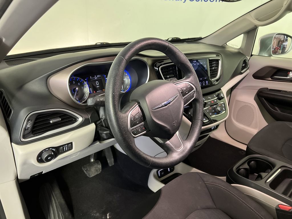 Used 2019 Chrysler Pacifica Touring Plus image 20