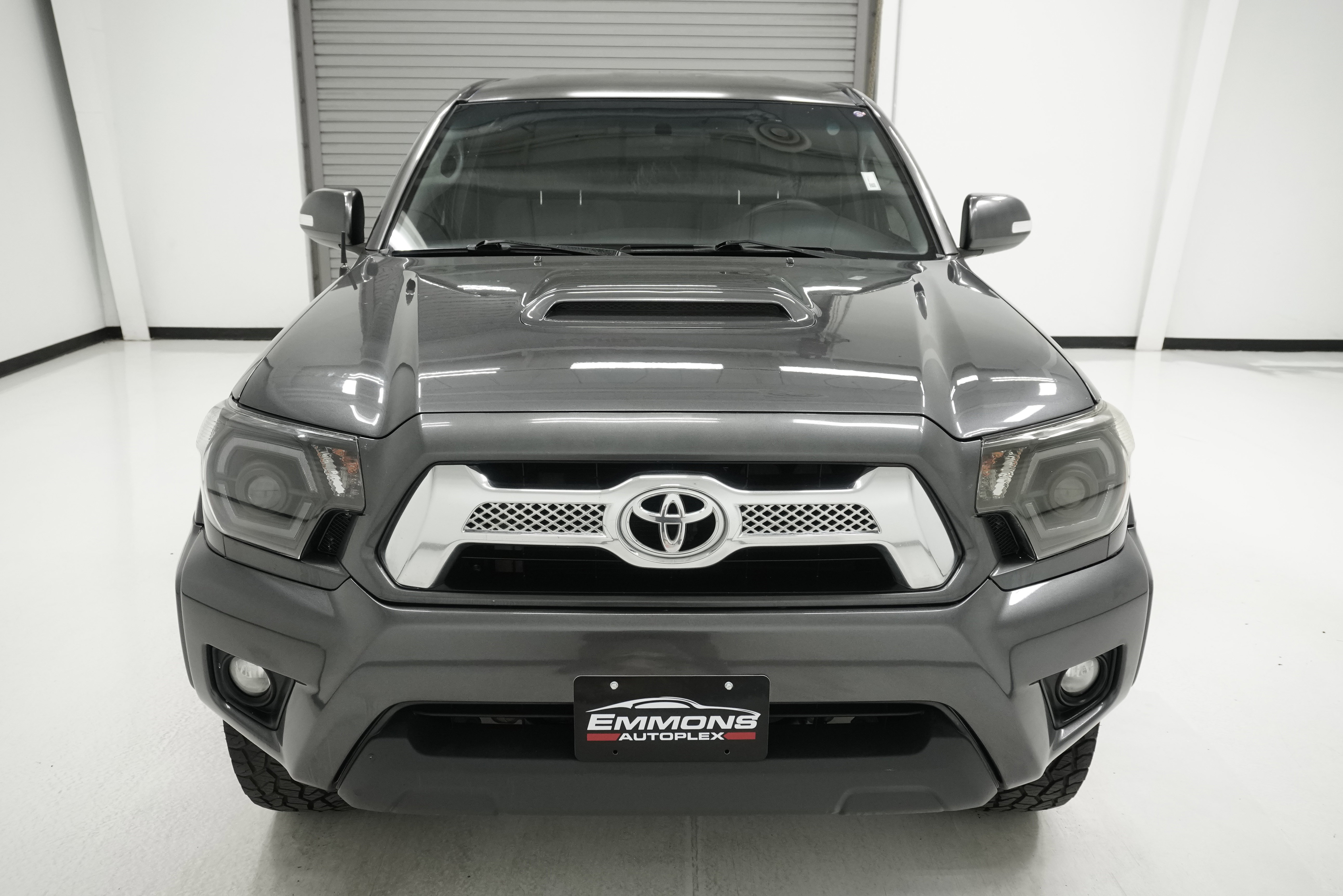 Used 2014 Toyota Tacoma PreRunner w/ TRD Sport Package RWD image 2