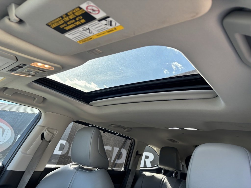 Used 2022 Toyota Highlander XLE image 19