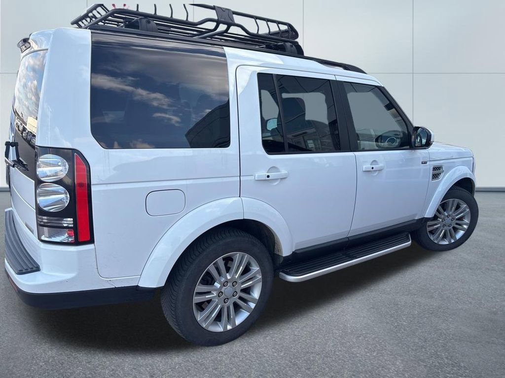 Used 2016 Land Rover LR4 HSE LUX AWD/4WD image 2