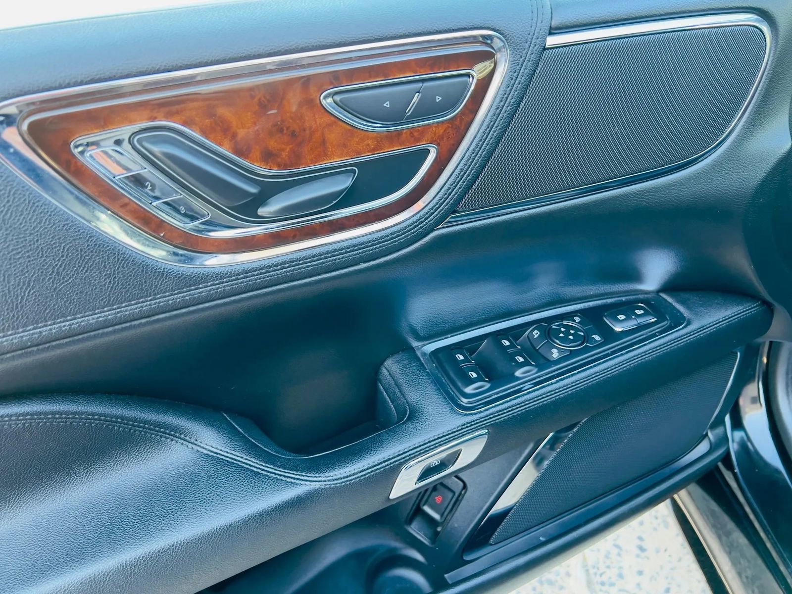 Used 2019 Lincoln Continental AWD w/ Equipment Group 500A image 30