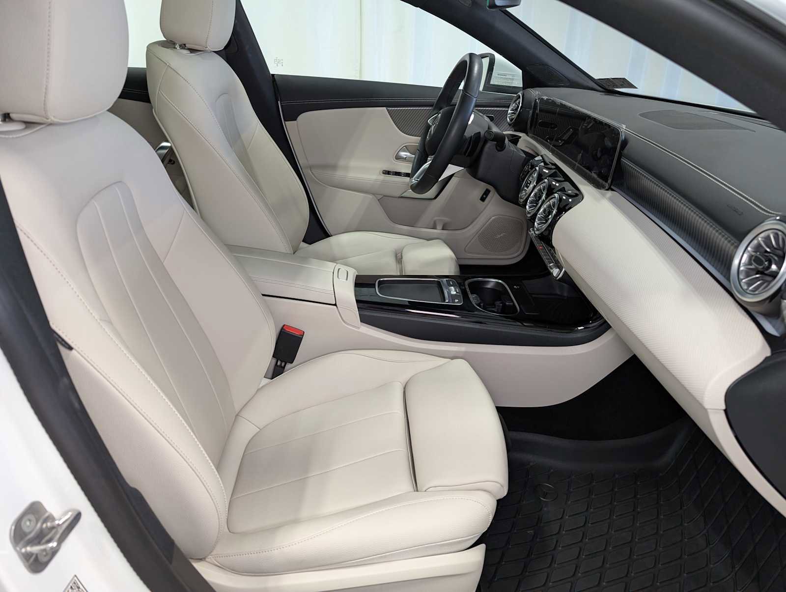Certified 2025 Mercedes-Benz CLA 250 4MATIC image 38