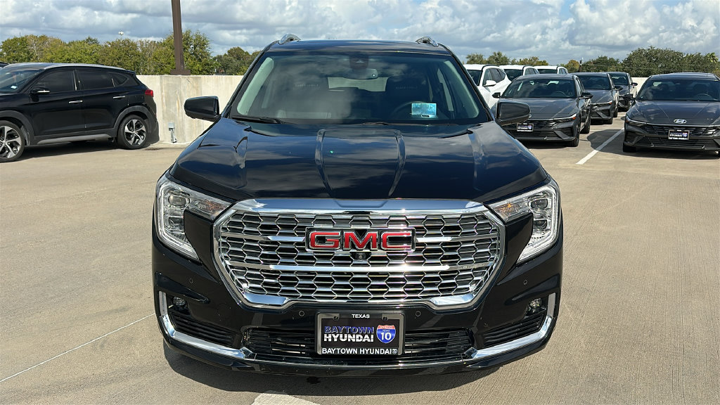 Used 2024 GMC Terrain Denali w/ Black Diamond Edition AWD/4WD image 8