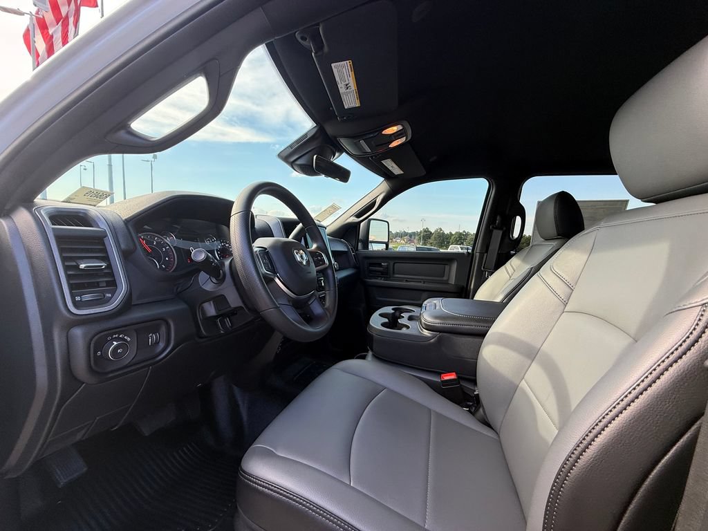 New 2026 RAM 3500 Tradesman AWD/4WD image 4