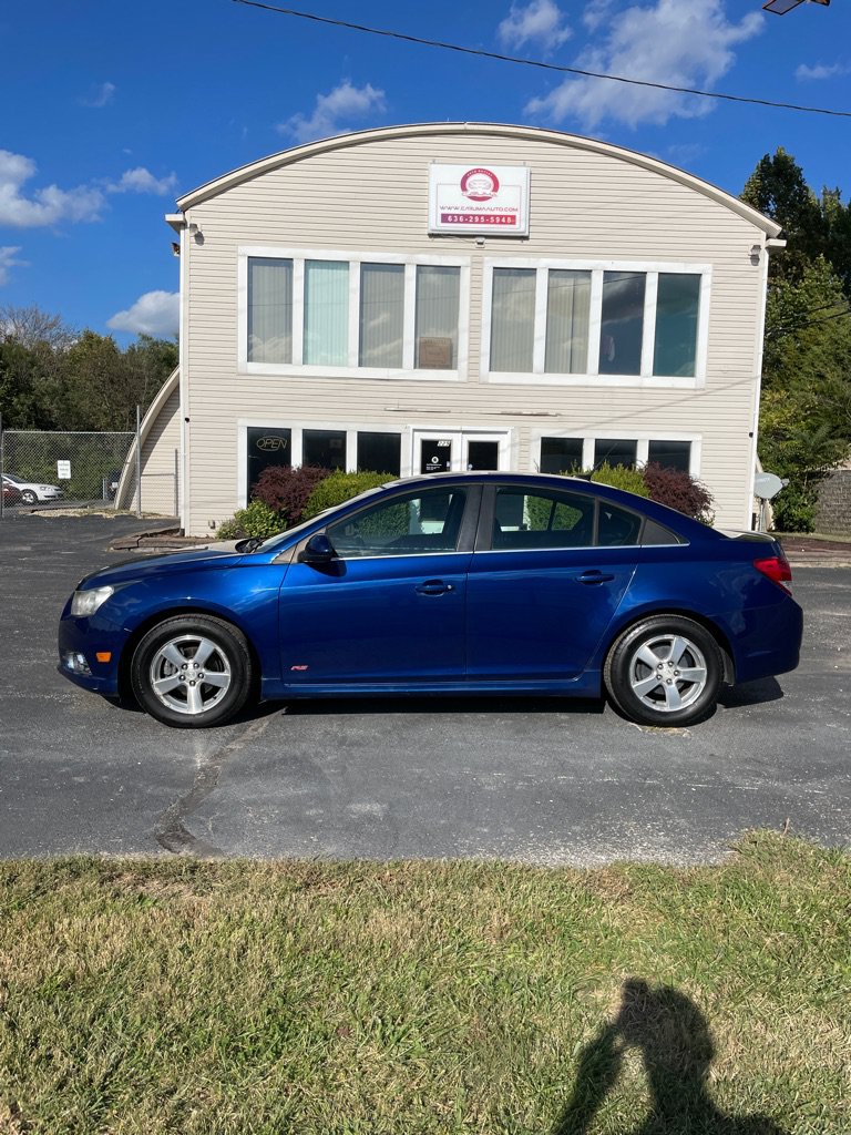 Used 2013 Chevrolet Cruze LT w/ RS Package FWD image 2