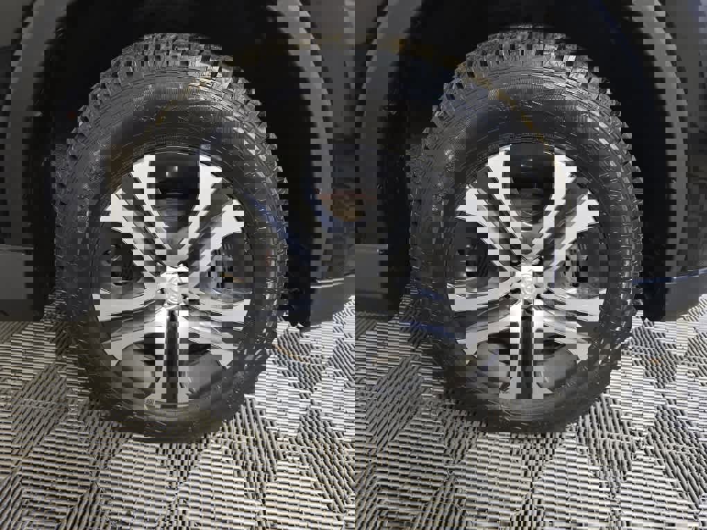 Used 2018 Toyota RAV4 LE w/ All Weather Liner Package image 4