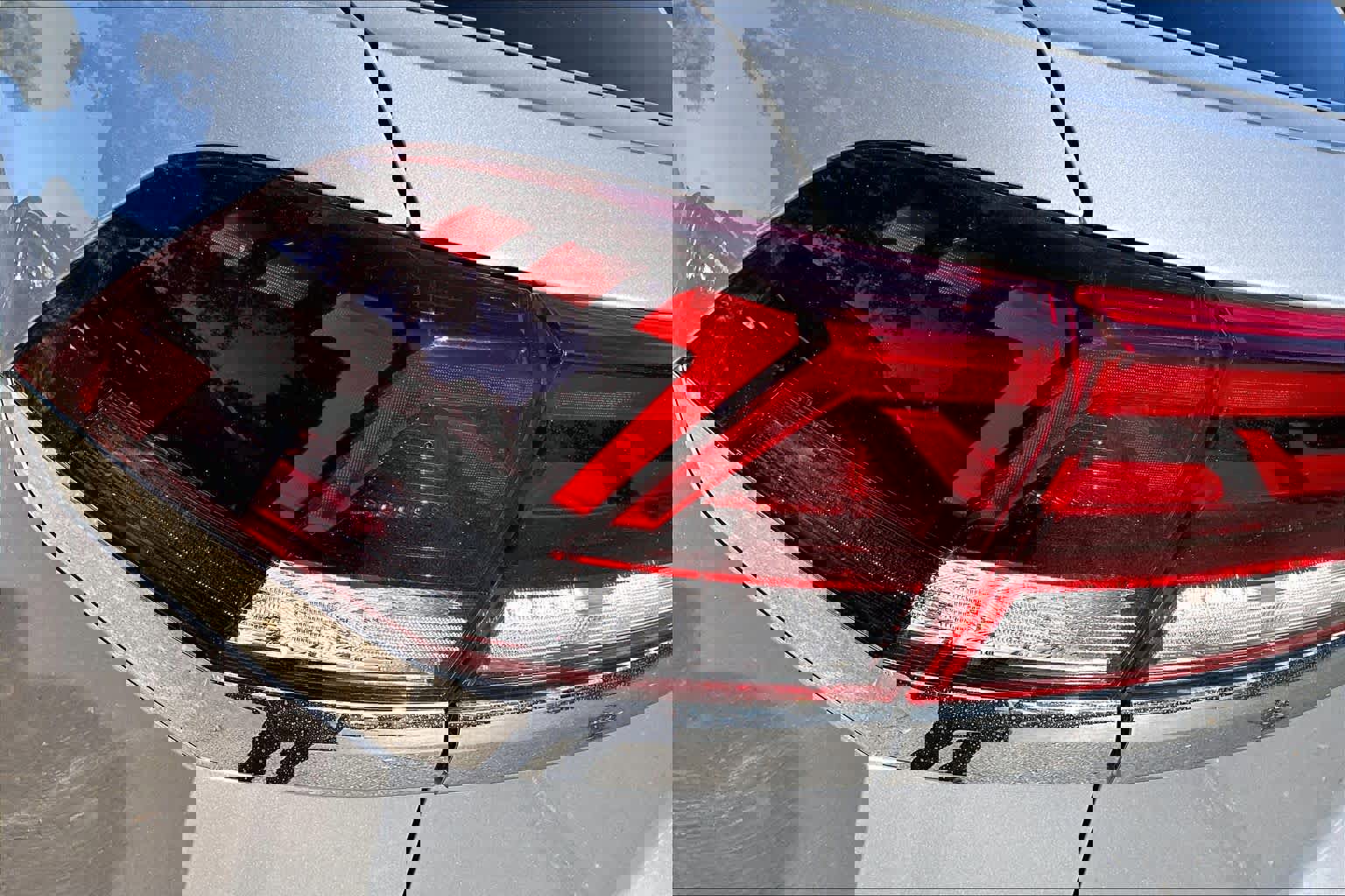 Used 2024 Volkswagen Atlas Cross Sport SEL R-Line image 28