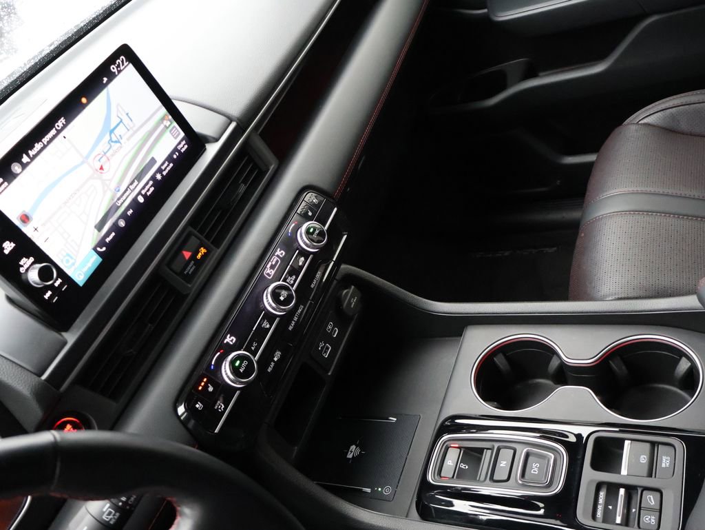 Certified 2025 Honda Pilot Black Edition image 19