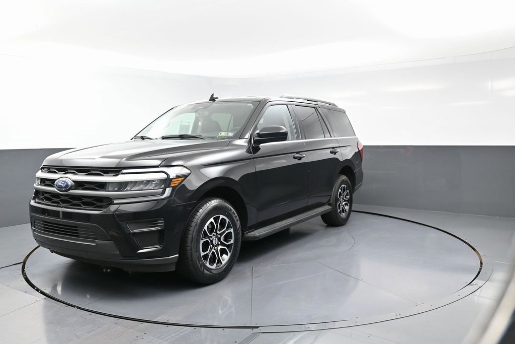 Used 2024 Ford Expedition XLT image 4