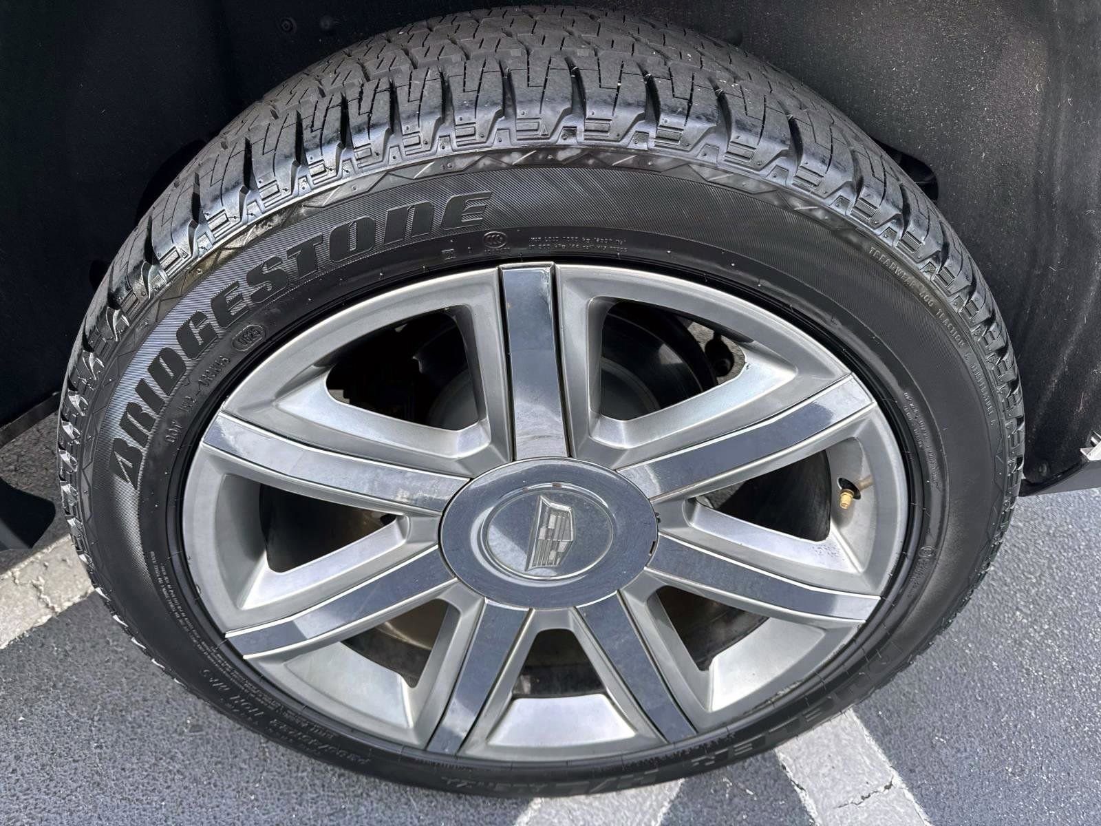 Used 2019 Cadillac Escalade ESV Premium Luxury image 31