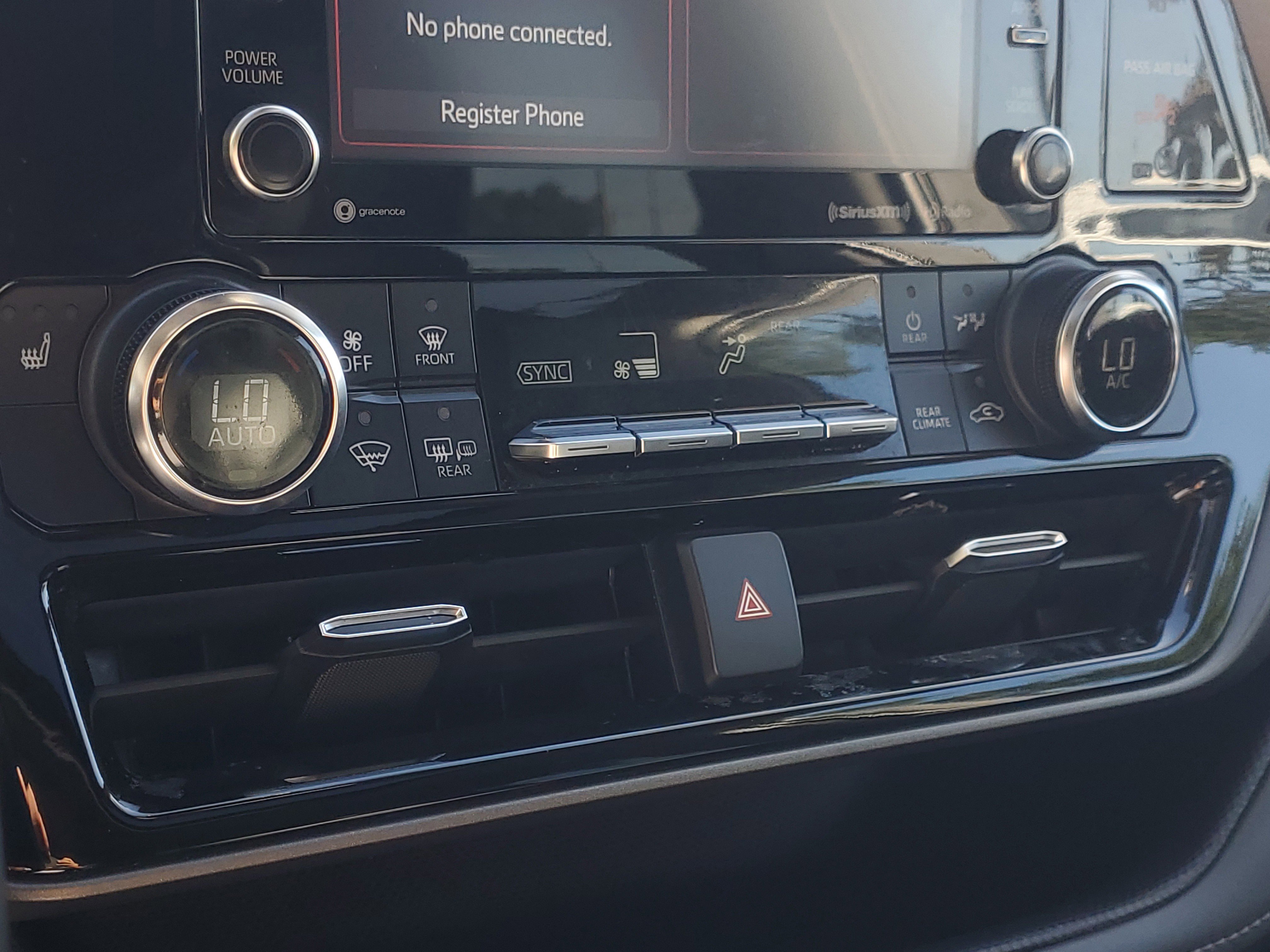 Used 2022 Toyota Highlander XLE image 30