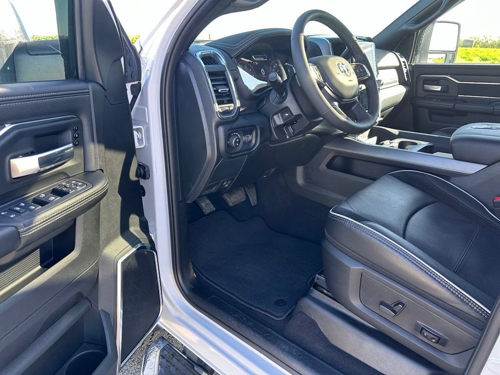 Used 2026 RAM 3500 Laramie AWD/4WD image 12