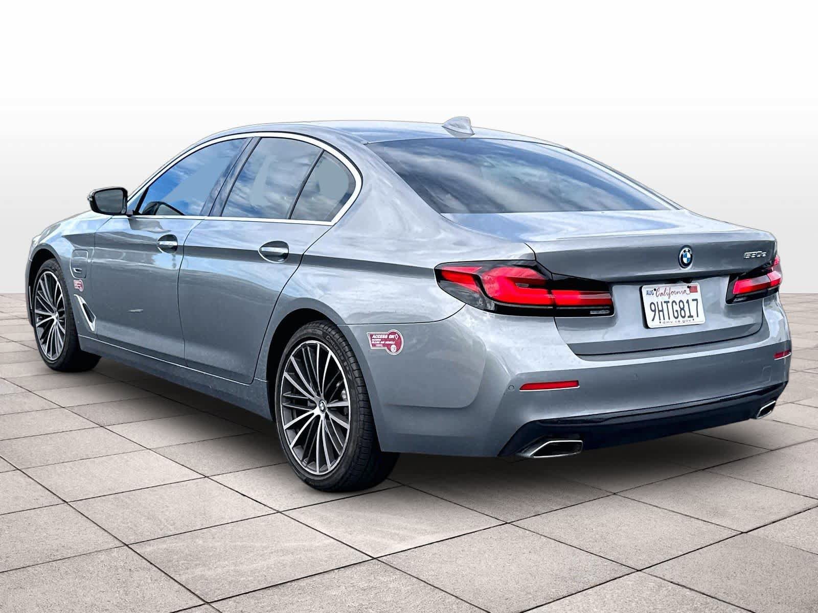 Used 2023 BMW 530e w/ Premium Package RWD image 7