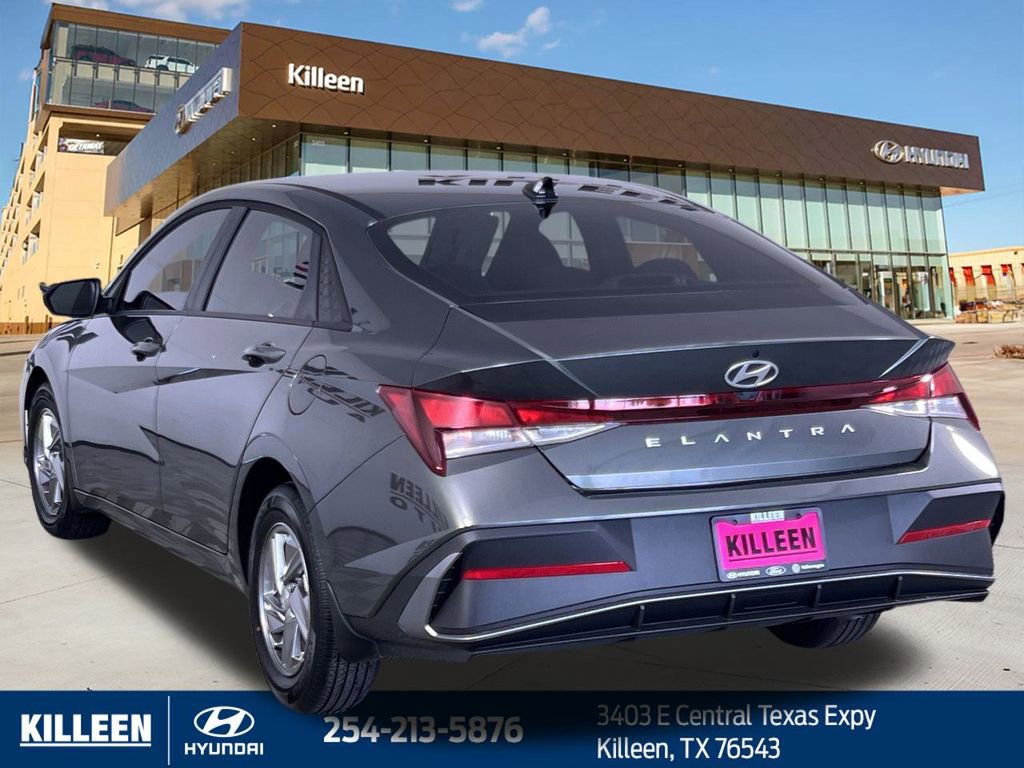 Used 2025 Hyundai Elantra SE FWD image 6