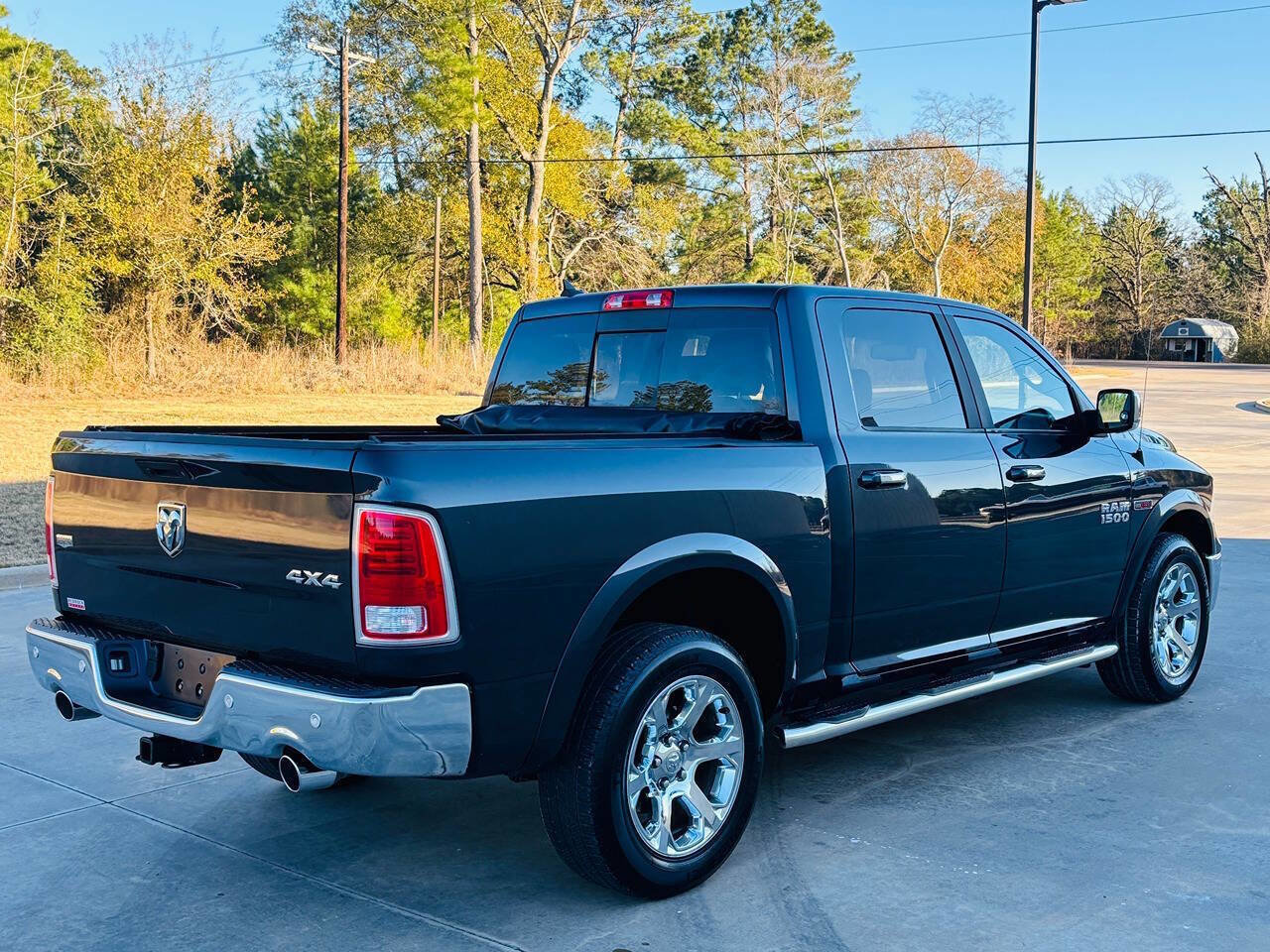 Used 2017 RAM 1500 Laramie w/ Convenience Group AWD/4WD image 6