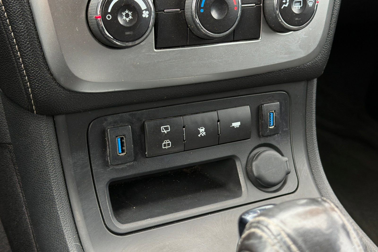 Used 2014 GMC Acadia SLE image 31