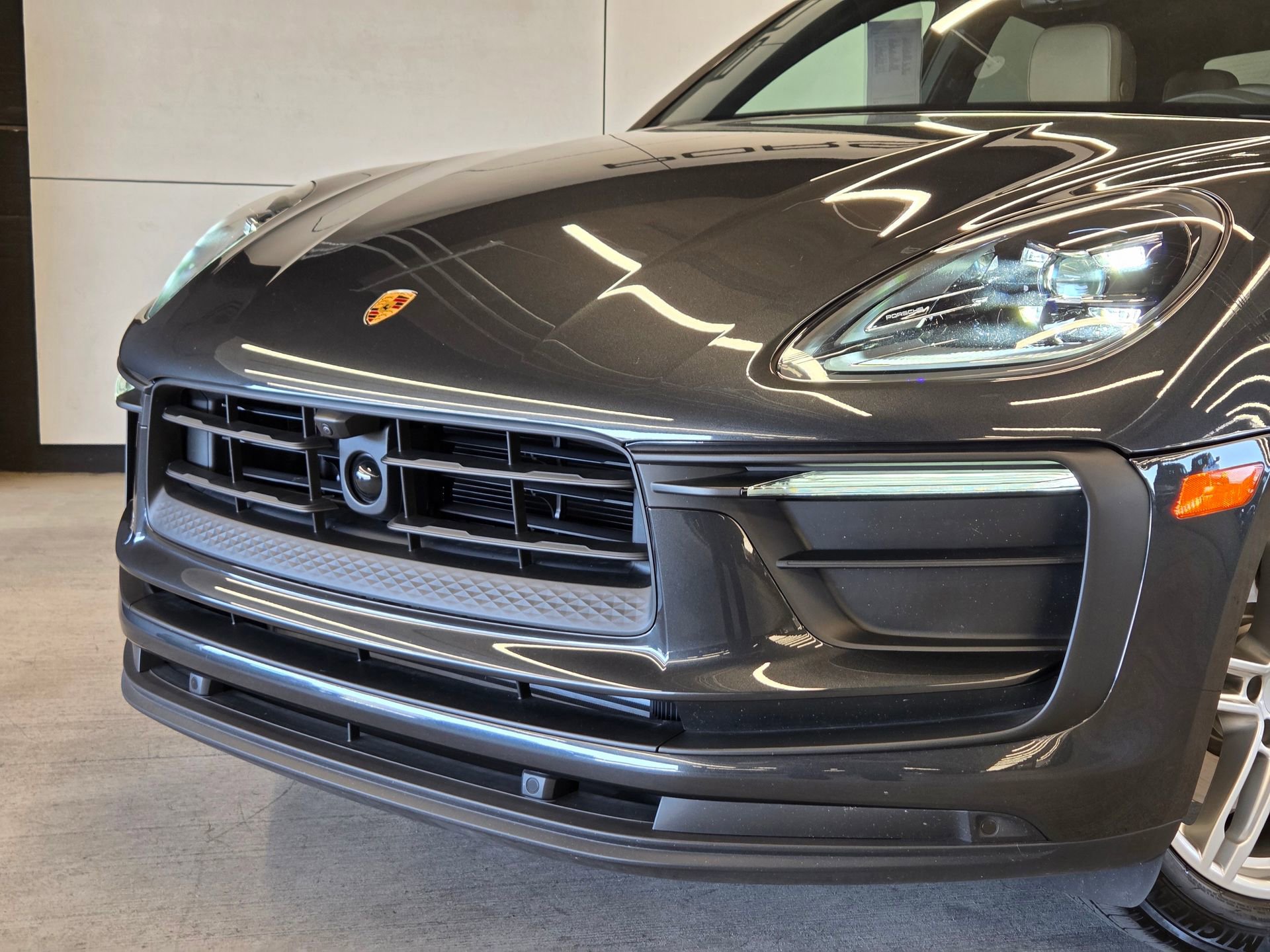 Certified 2026 Porsche Macan AWD/4WD image 25
