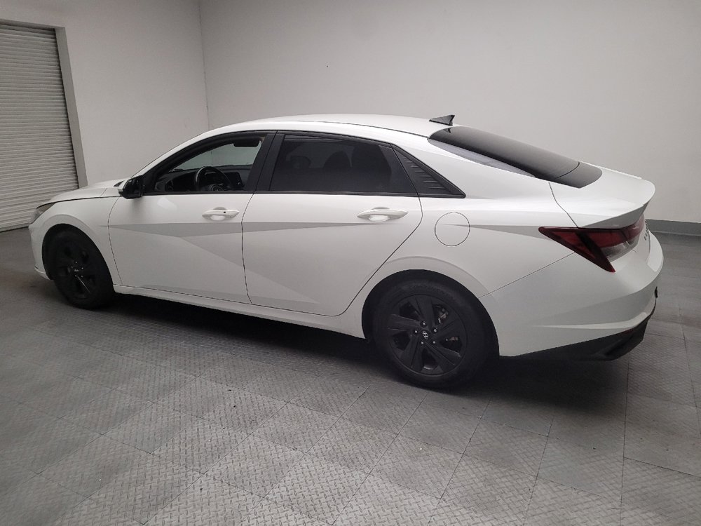 Used 2021 Hyundai Elantra SEL w/ Convenience Package FWD image 3
